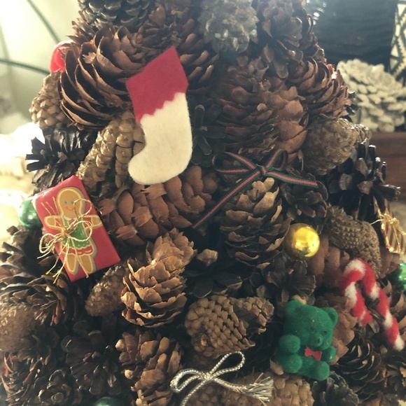 BEAUTIFUL VINTAGE HANDMADE PINECONE CHRISTMAS TREE 12" - Picture 3 of 7